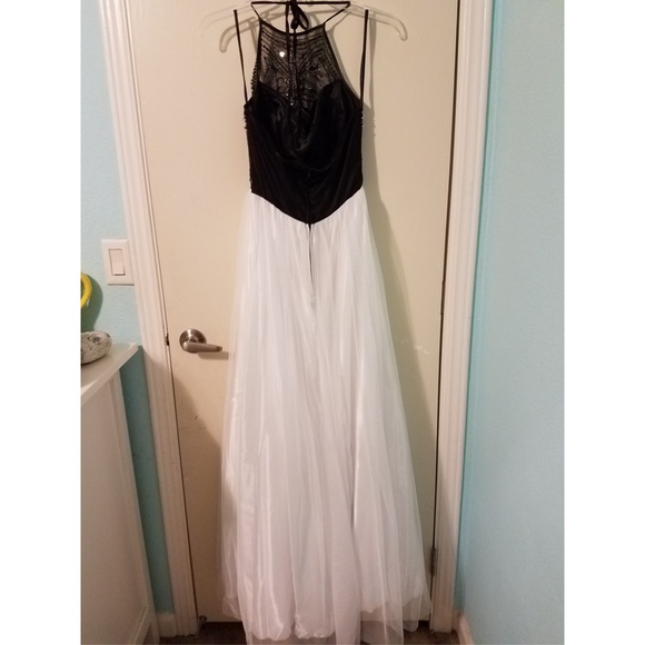 Prom dress - Picture 2 of 6
